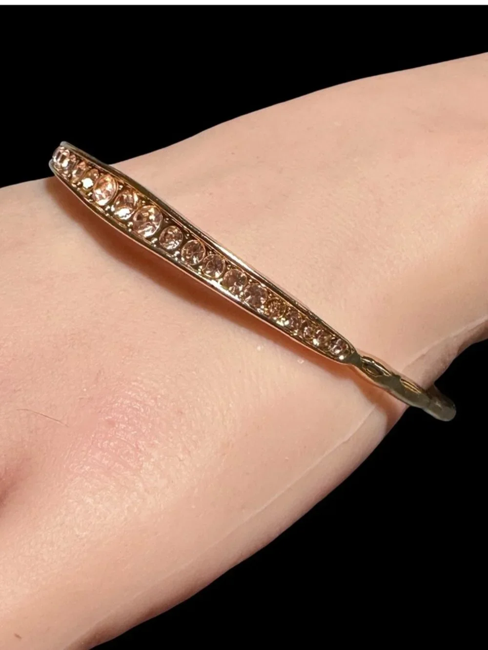 Bangle Bracelet Gold Tone Rhinestone Center Womens Costume Jewelry NWOT